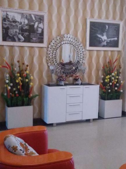 Fortune Front One Hotel Kendari Exteriör bild